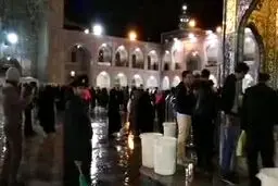 ببینید:حال و هوای عارفانه حرم امام رضا(ع)