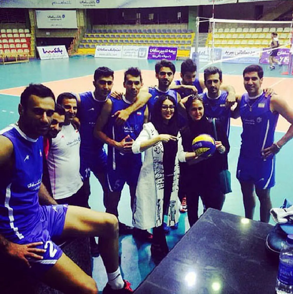 لیلابلوکات درکنار تیم‌ملی والیبال/عکس