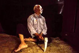 تصاویر / تکه نانی از ته چاه