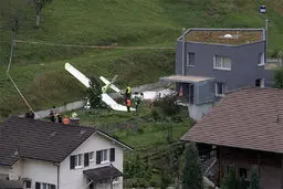 برخورد دو هواپیمای کوچک در هنگام برگزاری یک نمایشگاه هوایی + عکس