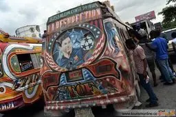 تصویری از مسی بر پشت تاکسی!/ عکس