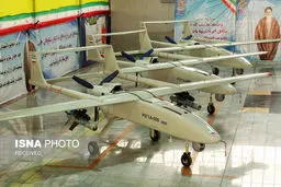 رونمایی از پهپاد تاکتیکی مهاجر مجهز به بمب هوشمند نقطه زن قائم/تصاویر
