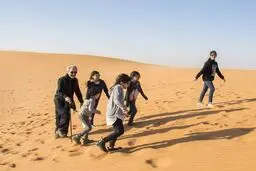 ولید بن طلال عکس‌هایی از خود پس از آزادی منتشر کرد
