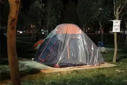 شب گذرانی مردم کرمان در هوای سرد/ پس لرزه ها ادامه دارد