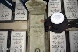 تصاویر| مزار همرزم سردار سلیمانی در وادی السلام