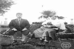 محمدعلی شاه و همسرش