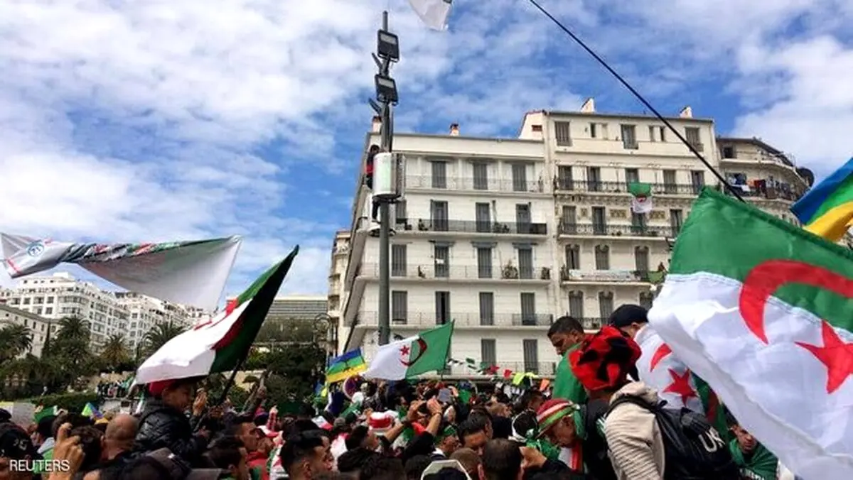 جدیدترین جزئیات از تظاهرات و هرج و مرج در الجزایر/ تظاهرکنندگان الجزایری خواهان "تغییر کامل نظام" شدند
