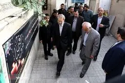 لاریجانی در منزل شهید حادثه تروریستی مجلس/تصاویر