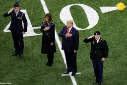 عکس / ترامپ و همسرش در زمین بازی فوتبال آمریکایی قبل از تماشای بازی