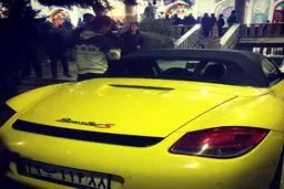 رونمایی از ماشین شیک و خوش رنگ پسر قلعه نویی + عکس