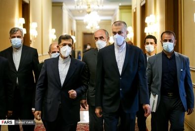نشست روسای نمایندگی های سیاسی خارجی مقیم تهران با وزیر امور خارجه
