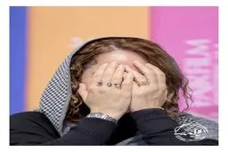 پوزیشن جالب مهناز افشار در نشست خبری یک فیلم + عکس