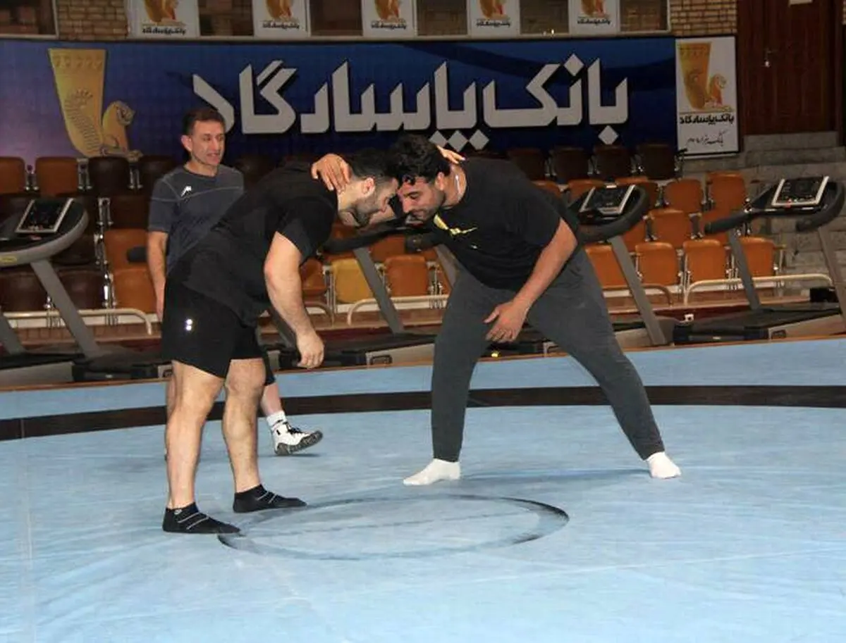 سرشاخ شدن احسان حدادی با پلنگ جویبار/ عکس