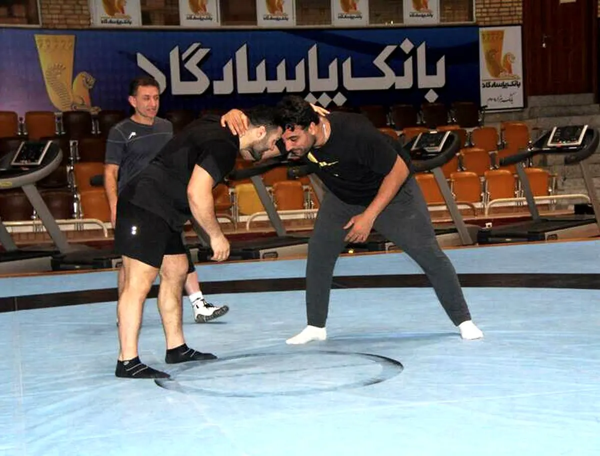 سرشاخ شدن احسان حدادی با پلنگ جویبار/ عکس