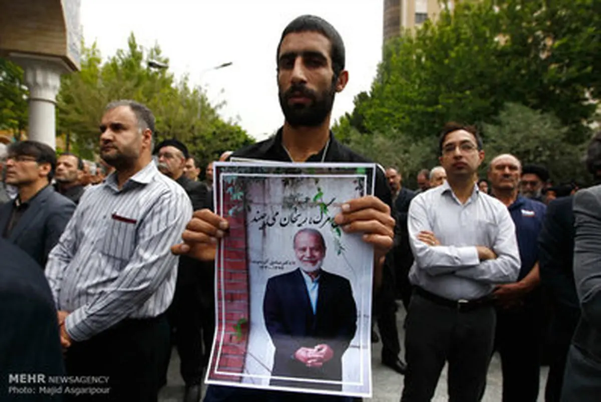 تشییع پیکر استاد صادق آیینه وند/تصاویر