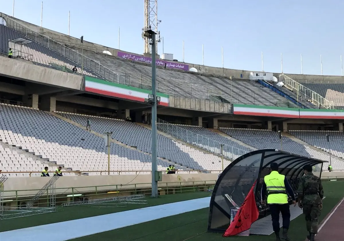 اعتراض پرسپولیسی ها نسبت به وضعیت سکوهای آزادی +عکس