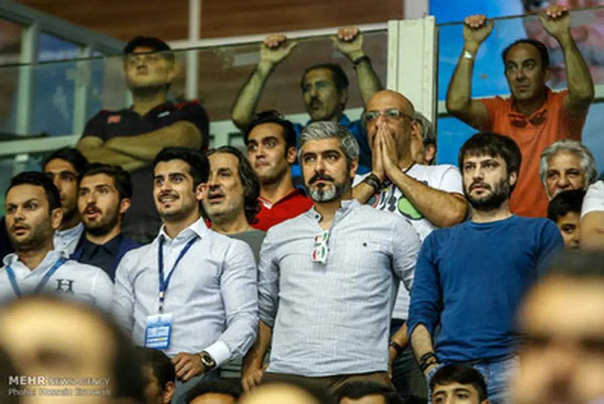 حضور چهره ها در دوئل والیبالیست ها/تصاویر