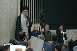 رهبر انقلاب: ایران و ملت ایران قدرت و دست‌پر خود را به دنیا نشان داد