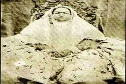 تصویری تاریخی از همسر امیرکبیر