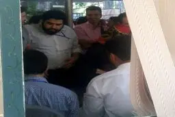 فردوسی پور در صف رای گيری/عکس