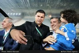 سلفی جالب دایی روی نیمکت نفت/ عکس