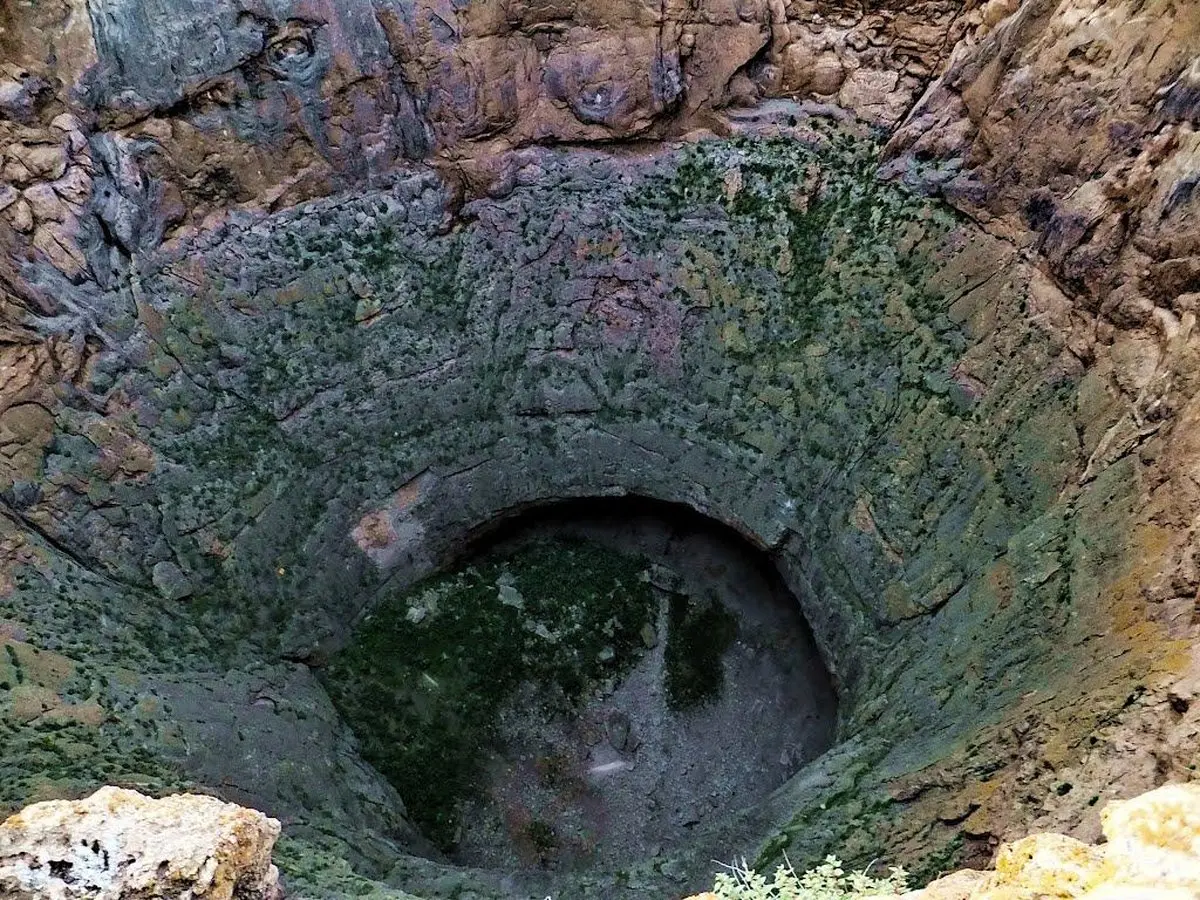 زندان سلیمان عجیب‌ترین و مخوف‌ترین سازه طبیعی دنیا