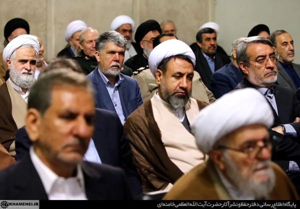 تصویری از حضور محمود احمدی‌نژاد در دیدار مسئولان نظام با رهبر انقلاب