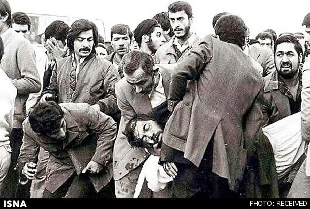 عکس / لحظه پس از ترور شهید مفتح