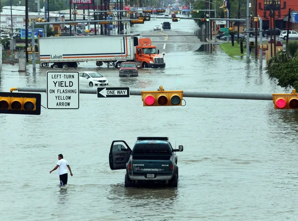سیل خیابان‌های تگزاس‎ را زیر آب برد/تصاویر