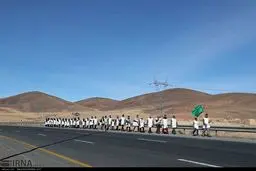 پیاده‌روی زائران‎ حرم رضوی / تصاویر