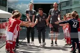 تحویل خودروهای سفارشی بازیکنان بایرن مونیخ/تصاویر