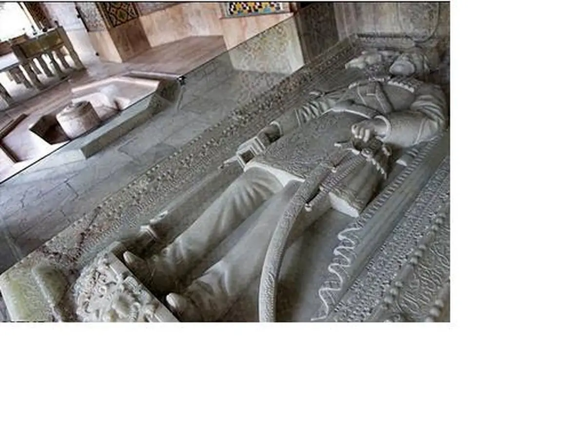 سرگذشت تاریخی ساخت سنگ قبر ناصرالدین شاه+عکس