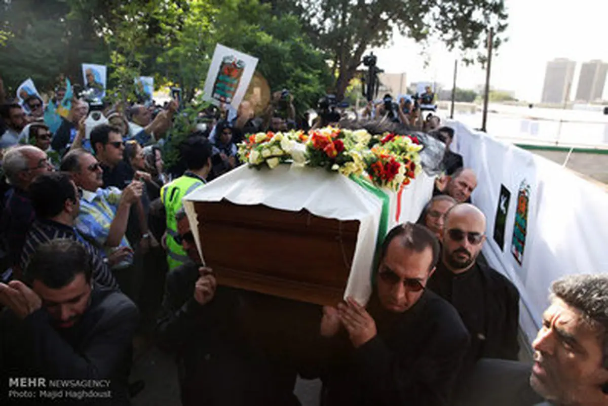 آغاز بدرقه زنده یاد عباس کیارستمی/ تصاویر