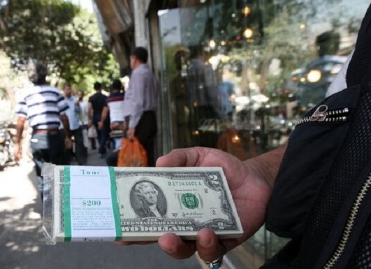 قیمت سکه و طلا لحظه ای در حال کاهش / صرافها: رشد دلار متوقف شد