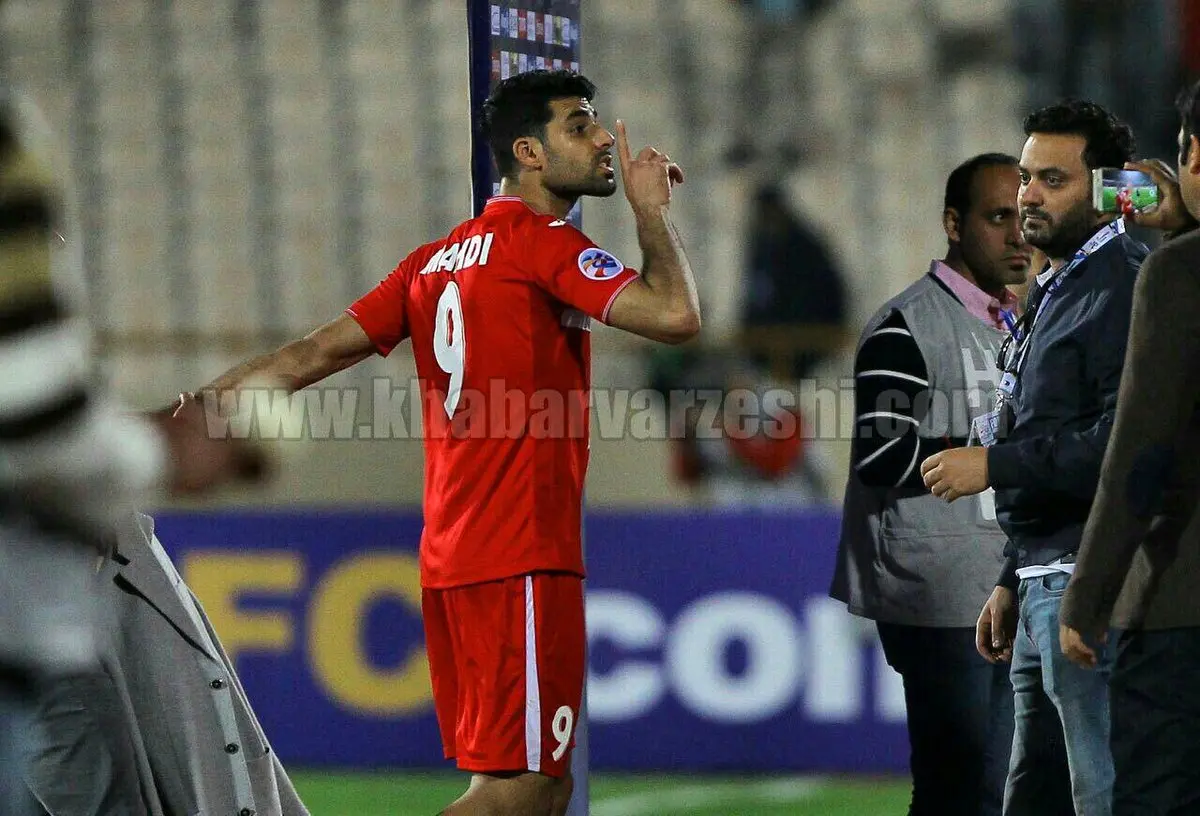 واکنش متفاوت طارمی به اعتراض هواداران پرسپولیس/ عکس