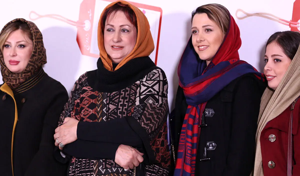 حضور بازیگر زن در اکران فیلم «دختر عمو و پسر عمو» /عکس