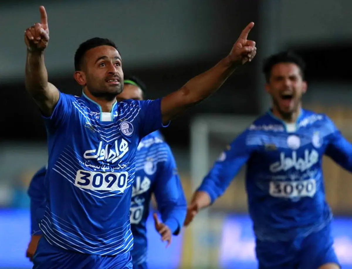 امید ا براهیمی قراردادش را با استقلال تمدید کرد