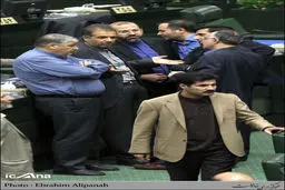 گعده نمایندگان در صحن علنی مجلس/ عکس
