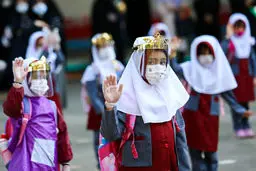 پوشش متفاوت محصلین در مدارس + عکس