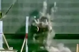  نحوه عملکرد بمب‌های سنگرشکن را ببینید