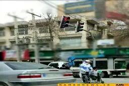 اقدام ارزشمند مامور راهنمایی و رانندگی / عکس