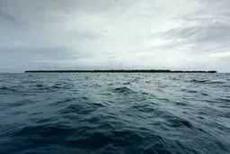 جزیره‌ای زیبا که به زودی زیر آب می‌رود و محو می‌شود