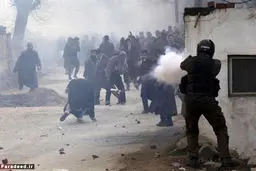 گلوله در یک متری مرد معترض! /تصاویر