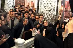 سلفی با محمود احمدی‌نژاد در حرم عبدالعظیم/تصاویر
