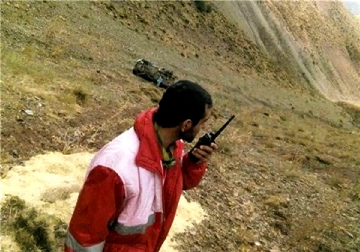 سقوط مرگبار خودرو به دره +تصاویر