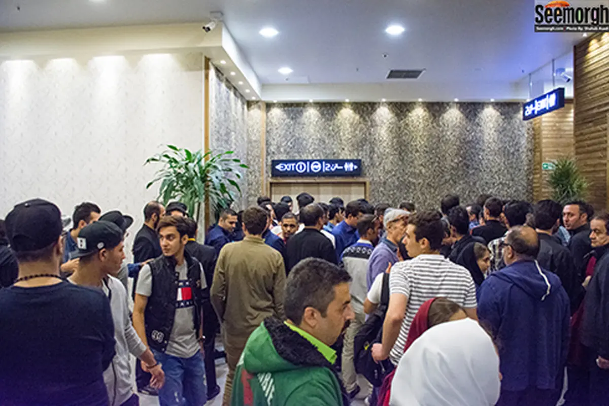 تصاویر هجوم عجیب مردم به سمت سحر قریشی در اکران من و شارمین