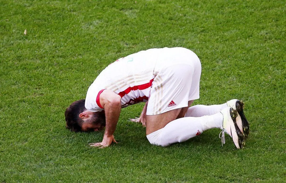 بازتاب شادی گل خاص مهاجم ایرانی المپیاکوس در رسانه‌های یونان؛ از فرش تا عرش + عکس