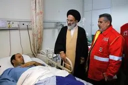 حاشیه های عیادت نماینده رهبر انقلاب از آتش‌نشانان مصدوم