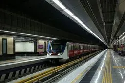 جشن روز نیروی دریایی در مترو تهران + فیلم