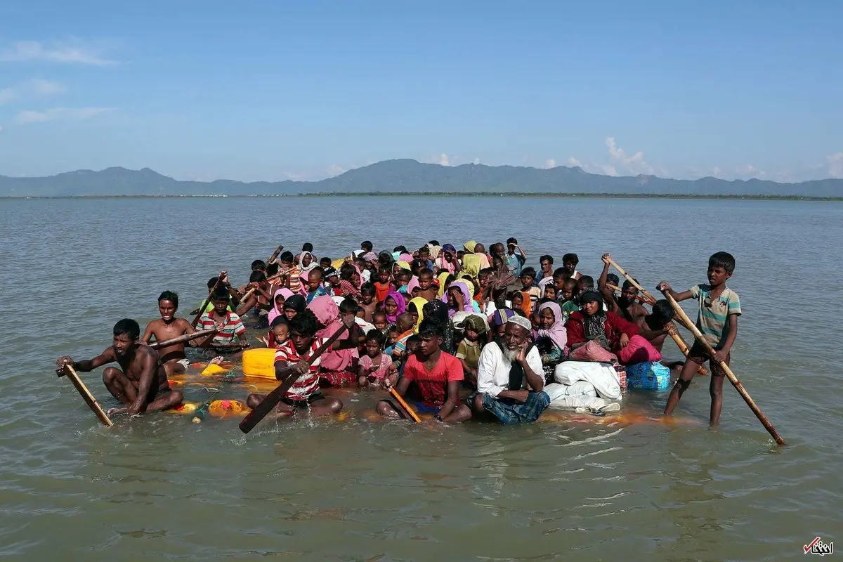 تصویری عجیب از تلاش آواره‌های روهینگیایی برای رسیدن به بنگلادش